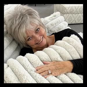 Meet your Posher, Sandy